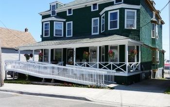 At The Harbourfront B & B North Sydney Exterior foto